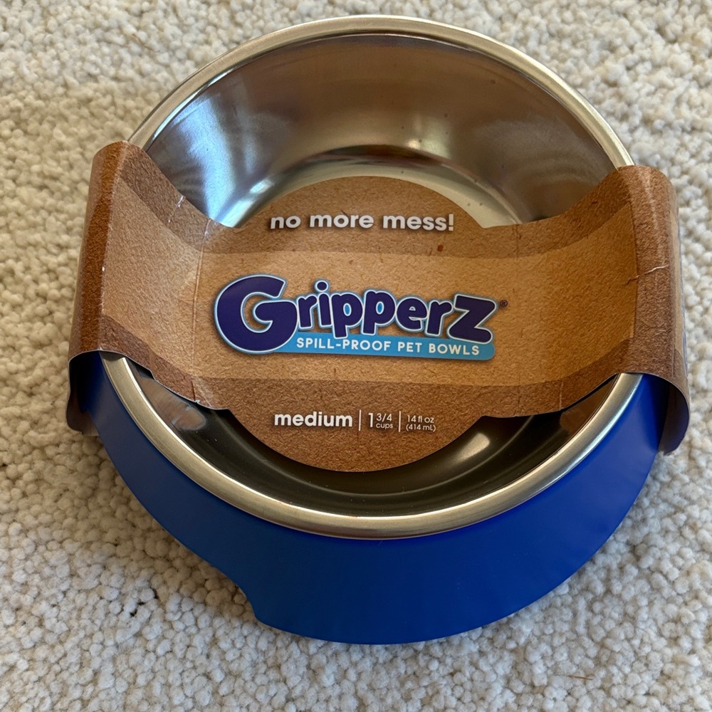 NWT Gripperz Blue Spill-Proof Dog or Cat Food  or Water Bowl